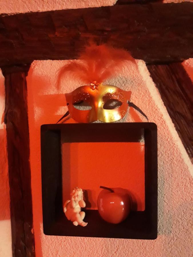 Love Room Le Rouge Et Noir Barr Eksteriør bilde