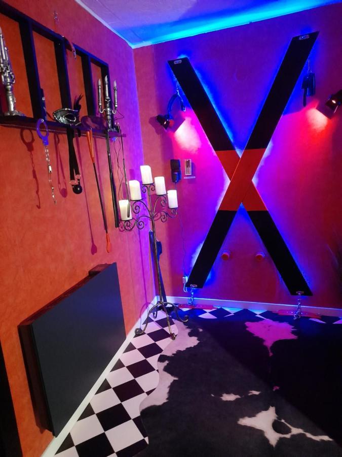 Love Room Le Rouge Et Noir Barr Eksteriør bilde