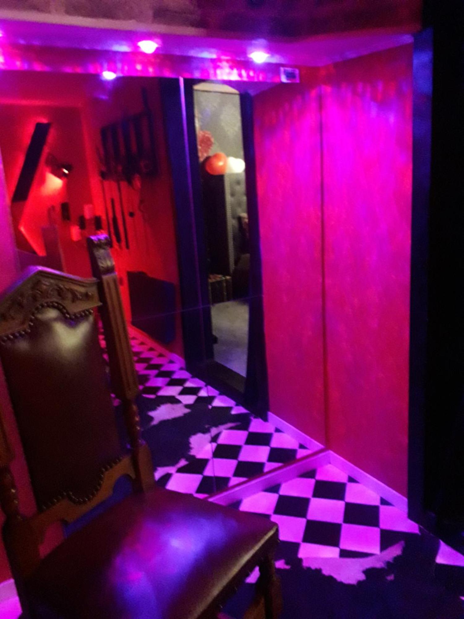Love Room Le Rouge Et Noir Barr Eksteriør bilde