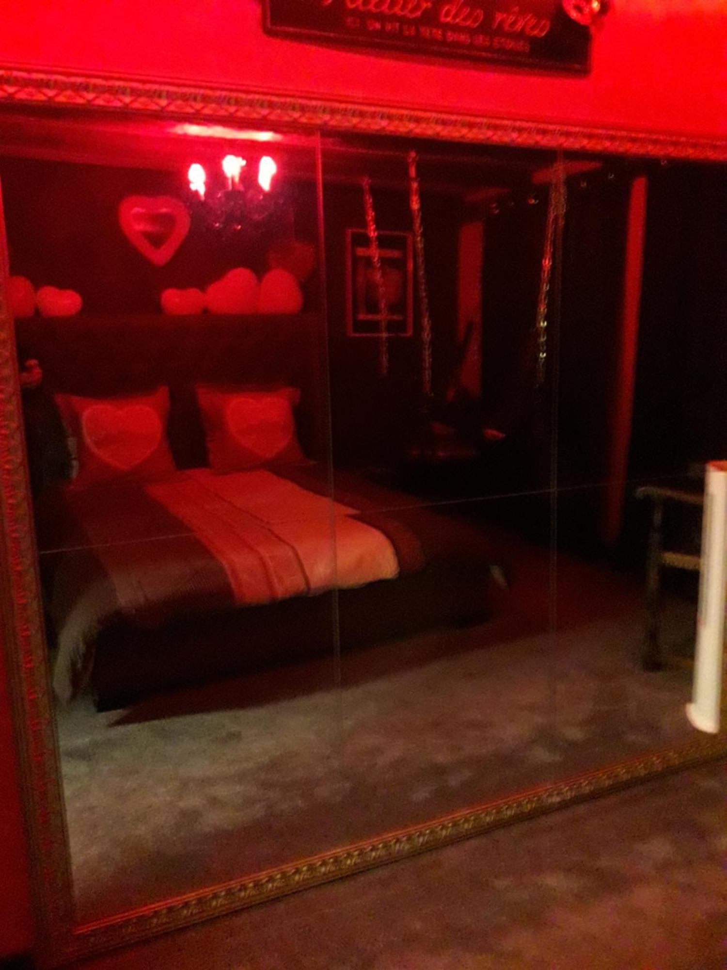 Love Room Le Rouge Et Noir Barr Eksteriør bilde