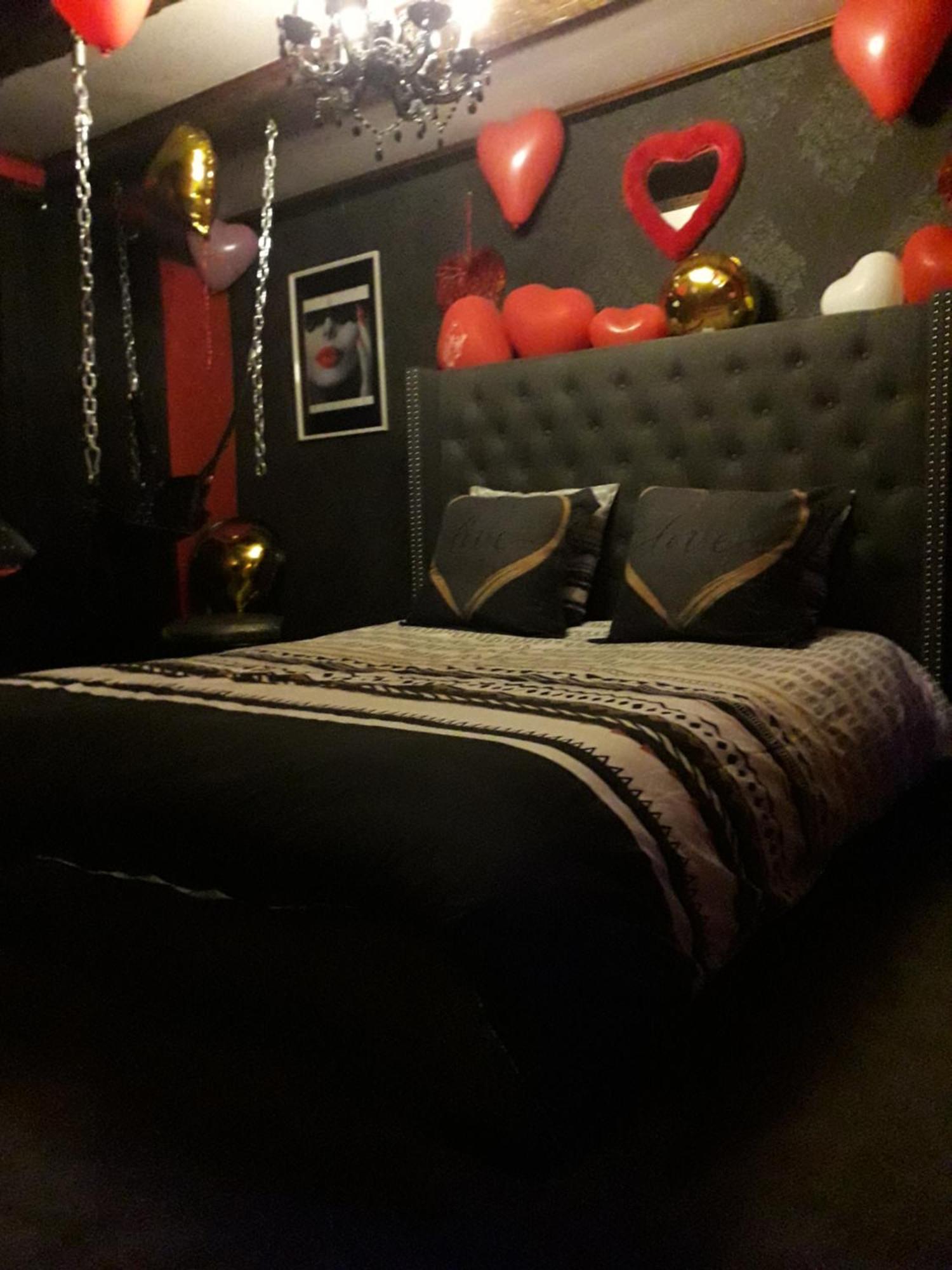 Love Room Le Rouge Et Noir Barr Eksteriør bilde