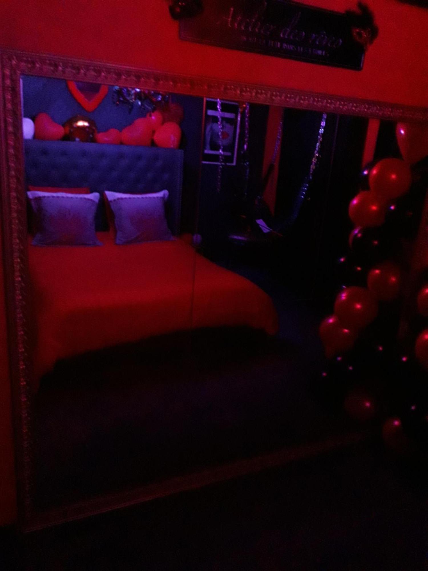 Love Room Le Rouge Et Noir Barr Eksteriør bilde