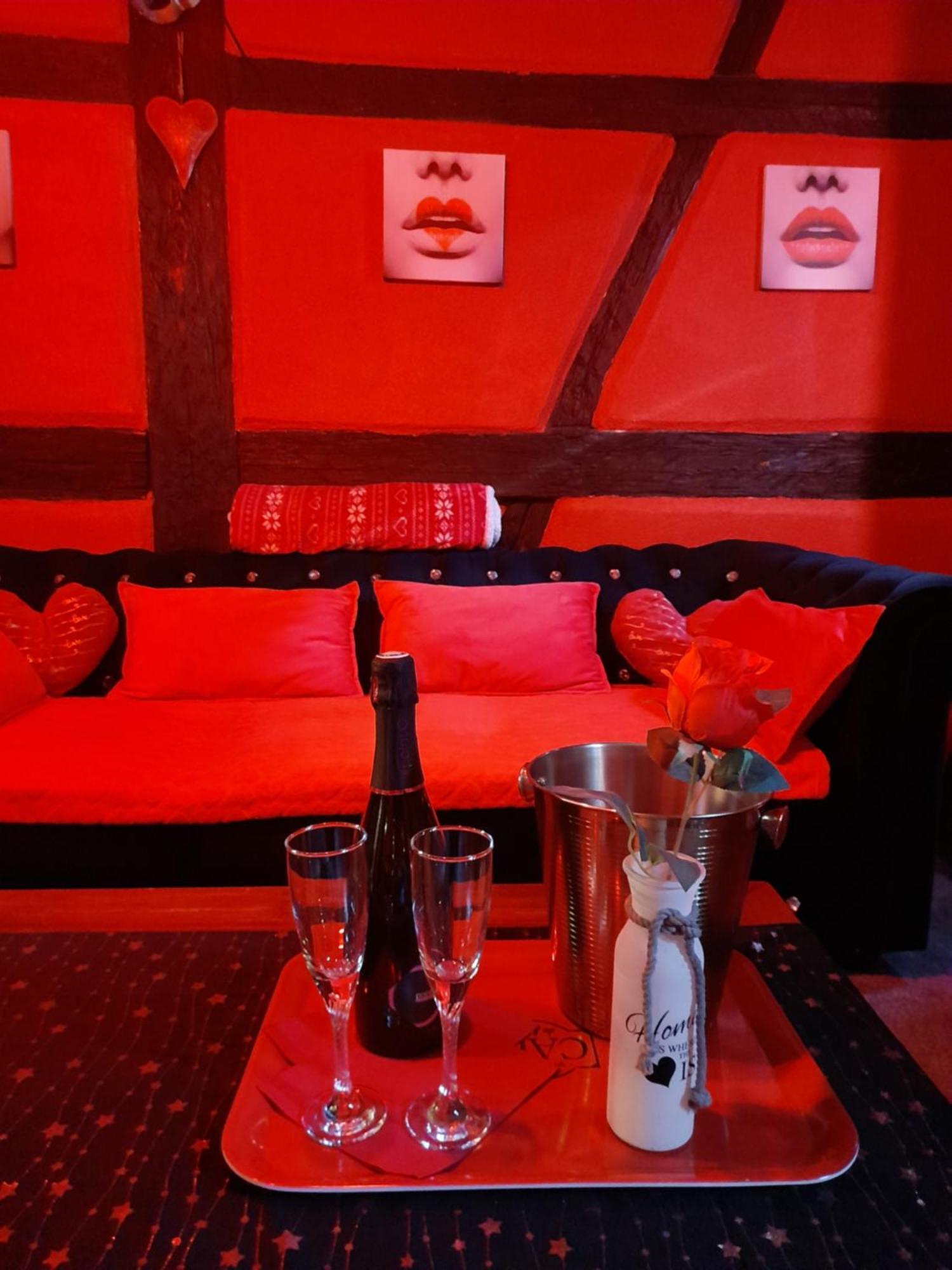 Love Room Le Rouge Et Noir Barr Eksteriør bilde